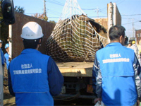 ブルーのベスト 不法投棄の片付けボランティア撤去作業 茨城県産業廃棄物協会県南支部